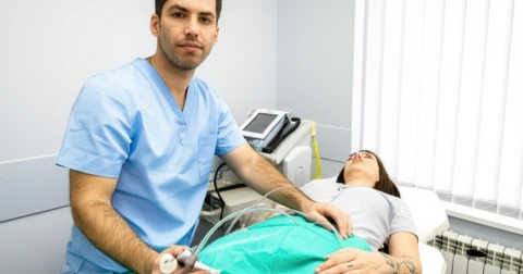 Equipamento de ozonioterapia em ambiente clínico